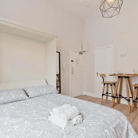 Prestigious Pembroke Street 4 Apartment *